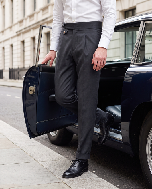 Zemax Pantalone Falte Kopča – Antracit – na modelu