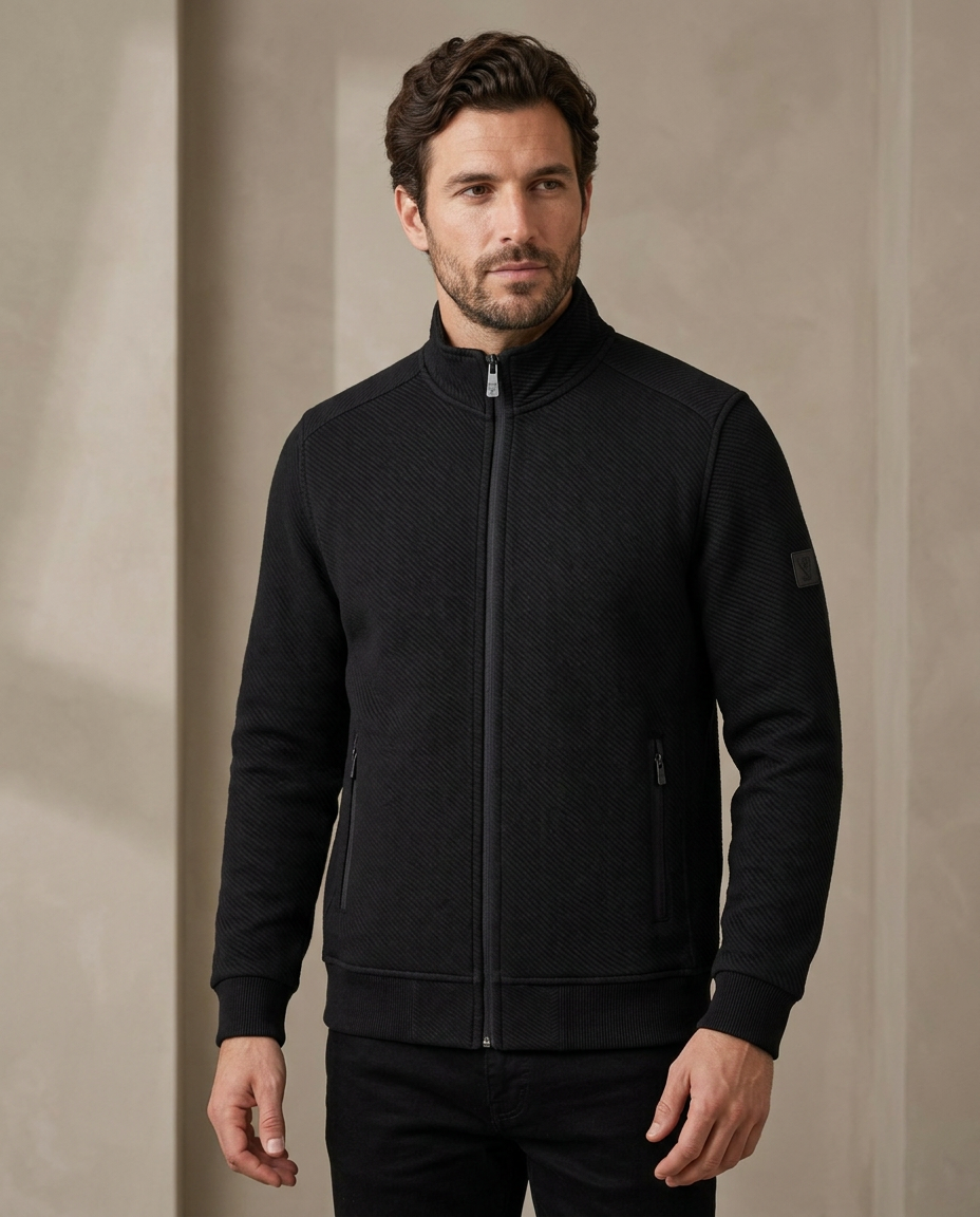 Zemax Teksturirana Zip Jakna Crna – prikaz na modelu