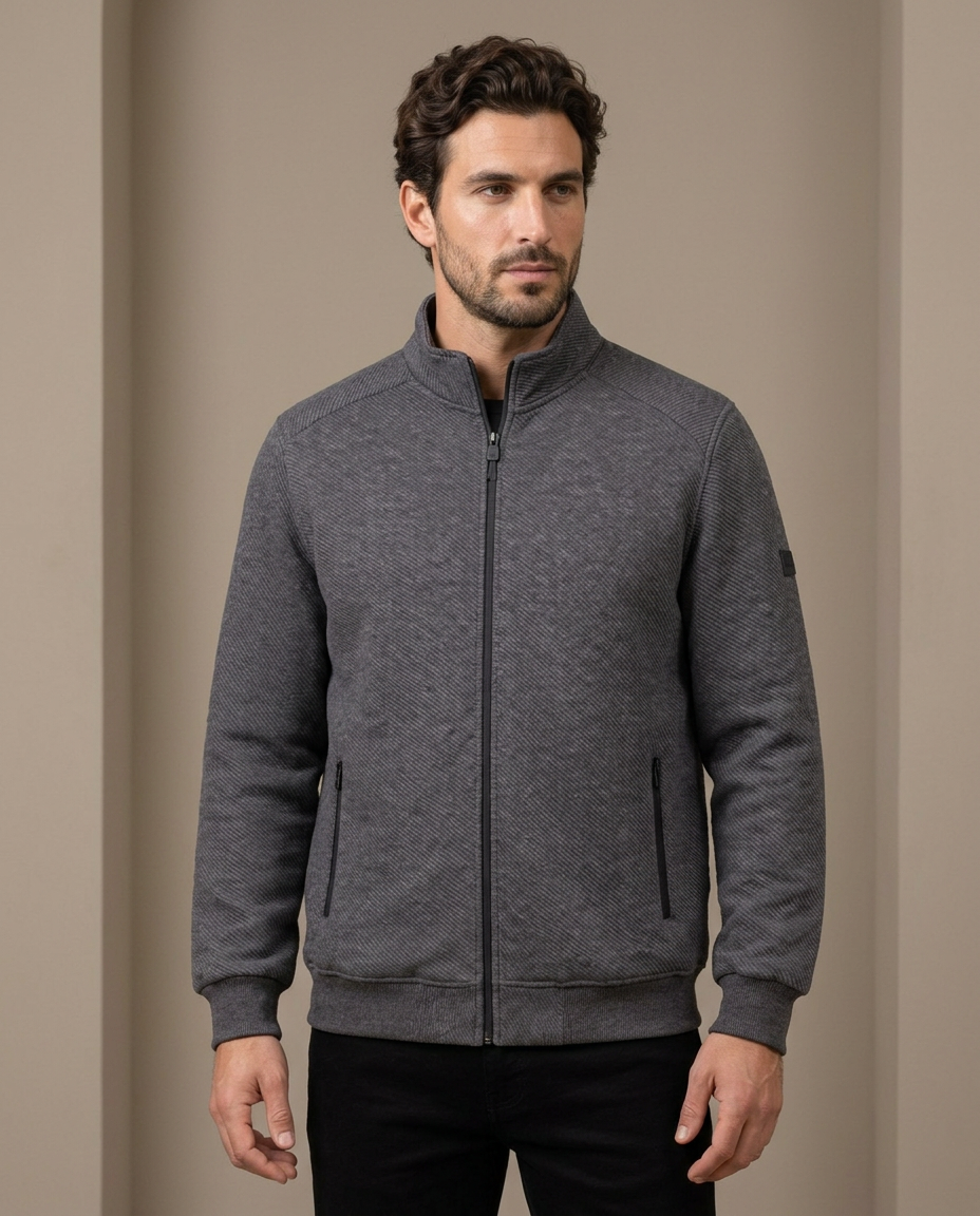 Zemax Teksturirana Zip Jakna Tamnosiva – prikaz na modelu