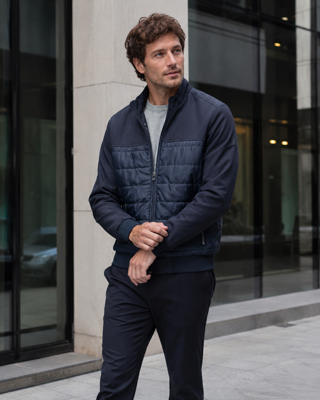 Zemax Bomber Jakna Teget - na modelu