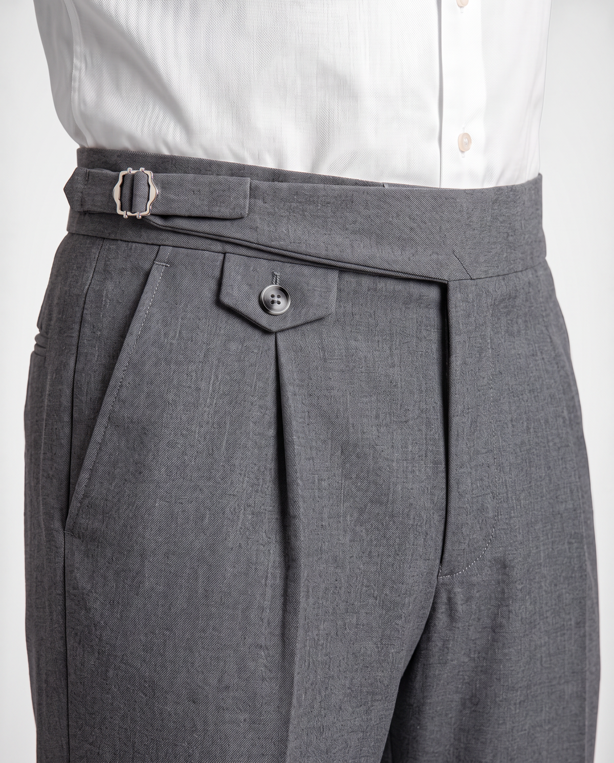 Zemax Pantalone Falte Kopča – Siva – detalj